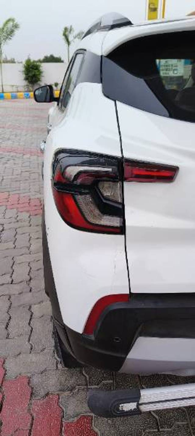 https://images10.gaadi.com/usedgaadi-sellcar/UsedCar/e5af0e14a/684cc410-9479-4c04-8418-f6c6b84e3b8e.jpg?imwidth=6402