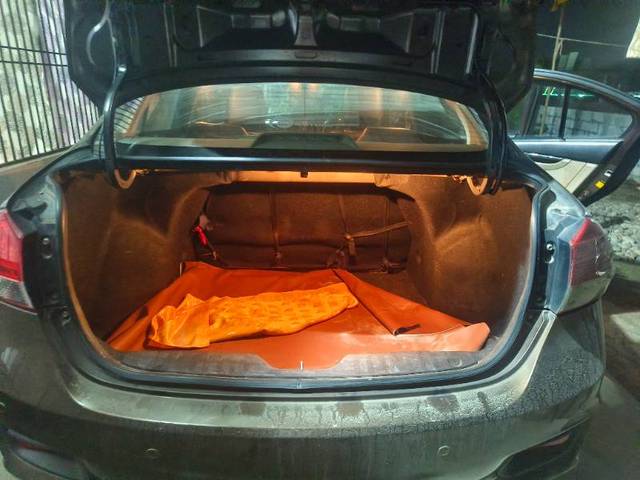https://images10.gaadi.com/usedgaadi-sellcar/UsedCar/e5af2416a/7ff3530d-19eb-4ede-ba18-a7b3cdbd16f8.jpg?imwidth=6401