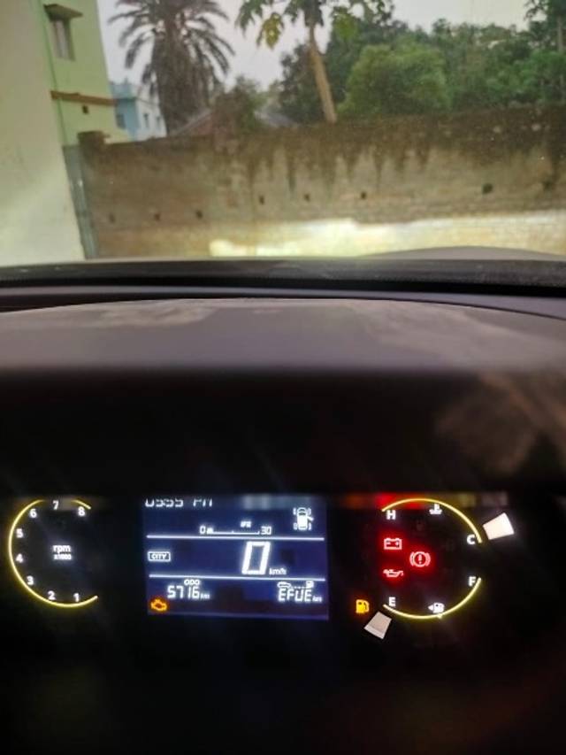 https://images10.gaadi.com/usedgaadi-sellcar/UsedCar/e5af2d31a/981c0d97-2844-4ca7-b0de-c1ebe7a6aa0b.jpeg?imwidth=6401