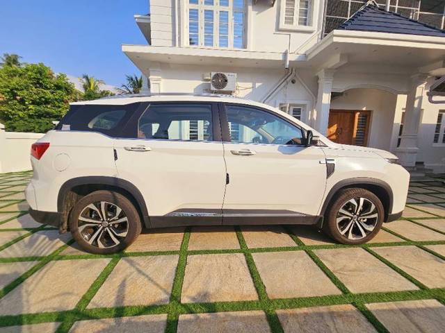 https://images10.gaadi.com/usedgaadi-sellcar/UsedCar/e5af4e45a/742feeb5-4981-497c-892a-589711d32015.jpeg?imwidth=6401