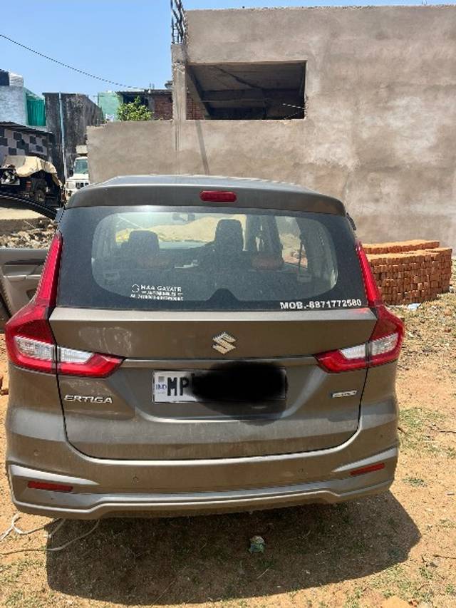 https://images10.gaadi.com/usedgaadi-sellcar/UsedCar/e5af5beea/0831558d-4178-4c5a-a9d5-6b08ba9078ba.jpeg?imwidth=6402