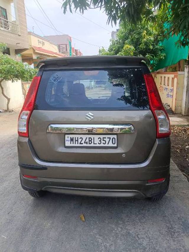 https://images10.gaadi.com/usedgaadi-sellcar/UsedCar/e5af80e0a/ecb14ab3-a0c5-493a-bd27-e367f464c63d.jpg?imwidth=6401