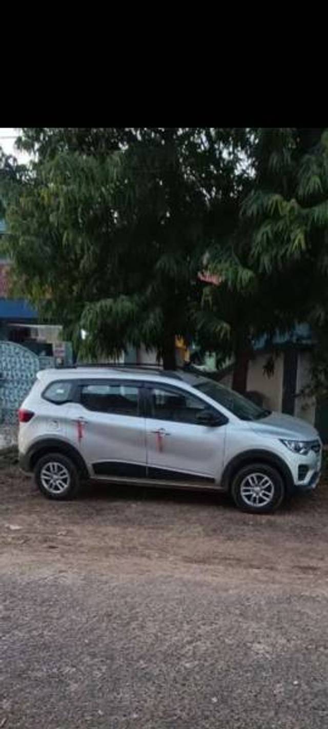 https://images10.gaadi.com/usedgaadi-sellcar/UsedCar/e5af856ea/6a5b1ce9-19f7-45c6-9578-c086cc2392ec.jpg?imwidth=6400
