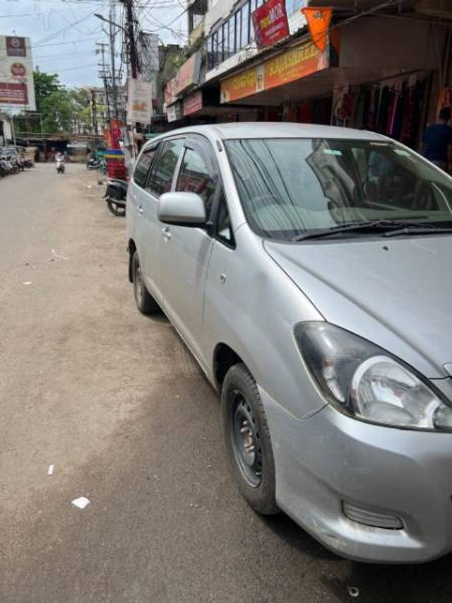 https://images10.gaadi.com/usedgaadi-sellcar/UsedCar/e5af95a8a/25f24ec2-fc94-4b08-9d0d-d93688326065.jpg?imwidth=6401