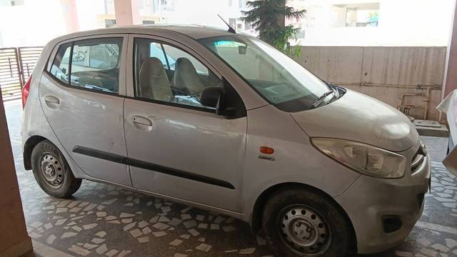 https://images10.gaadi.com/usedgaadi-sellcar/UsedCar/e5afc376a/1f742c80-dd6e-4de3-9859-f22c4bd76497.jpeg?imwidth=6402
