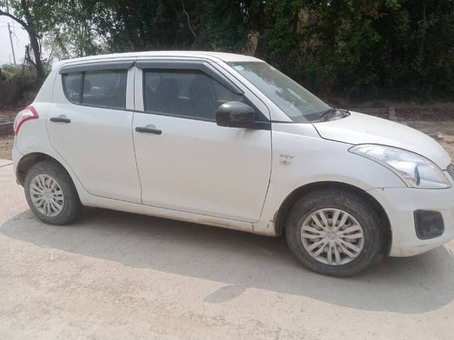 https://images10.gaadi.com/usedgaadi-sellcar/UsedCar/e5afed6fa/fd8661b5-3cdb-4cfe-8ee9-1630ecba36f5.jpg?imwidth=6401