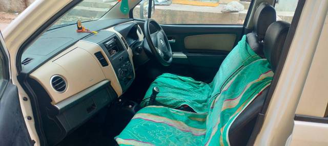 https://images10.gaadi.com/usedgaadi-sellcar/UsedCar/e5b003a6a/e9dc6fa7-da19-4620-8277-7364fda96e3b.jpg?imwidth=6401