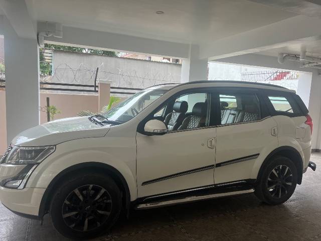 https://images10.gaadi.com/usedgaadi-sellcar/UsedCar/e5b02f15a/6377bdb9-a8ed-4a7b-82f3-571934ad8258.jpeg?imwidth=6400