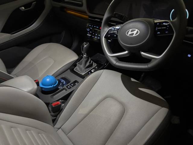 https://images10.gaadi.com/usedgaadi-sellcar/UsedCar/e5b0417aa/14f45492-eb21-4917-afd7-e9f87801fbc8.jpeg?imwidth=6402