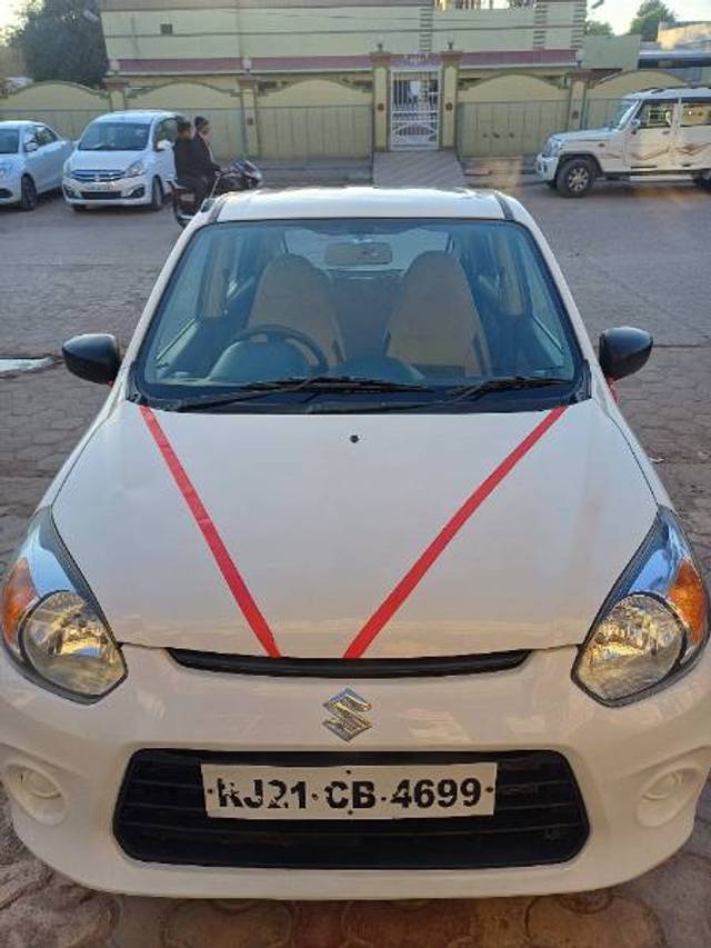 https://images10.gaadi.com/usedgaadi-sellcar/UsedCar/e5b0ae3aa/c00f819c-a87c-4101-bcd9-20c1807a46c9.jpg?imwidth=6400