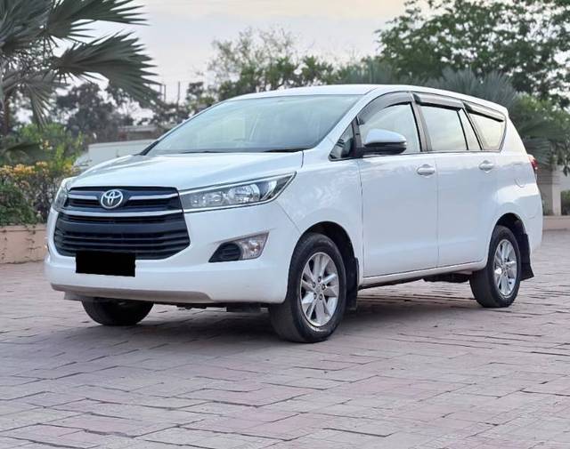 https://images10.gaadi.com/usedgaadi-sellcar/UsedCar/e5b0da90a/f5f4aec7-5e0a-40b0-8485-a36bb04186ad.jpg?imwidth=6400