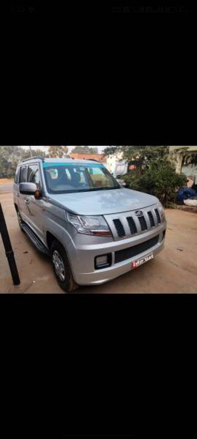 https://images10.gaadi.com/usedgaadi-sellcar/UsedCar/e5b0e20ba/123bfe2c-5220-46dd-a3b5-d8b96ed780ca.jpg?imwidth=6400
