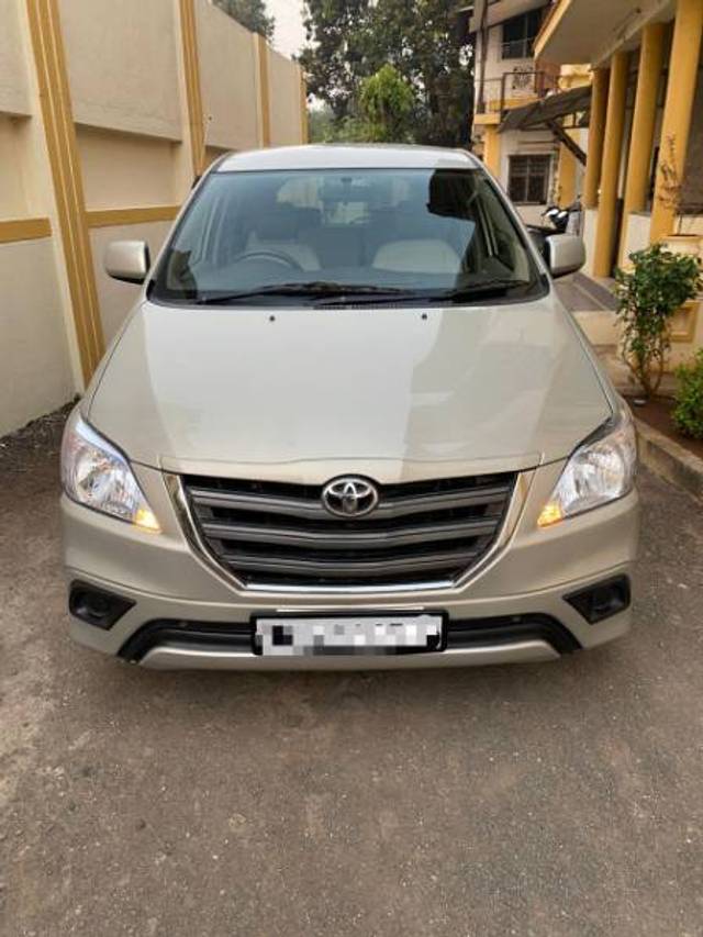 https://images10.gaadi.com/usedgaadi-sellcar/UsedCar/e5b0eec4a/530786a7-66bc-4737-a06c-ebf363dbfaaa.jpg?imwidth=6400