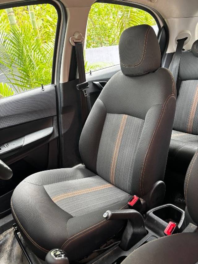 https://images10.gaadi.com/usedgaadi-sellcar/UsedCar/e5b10dcfa/c95da6c0-e903-47a2-8db5-6a83c7caeb84.jpeg?imwidth=6402