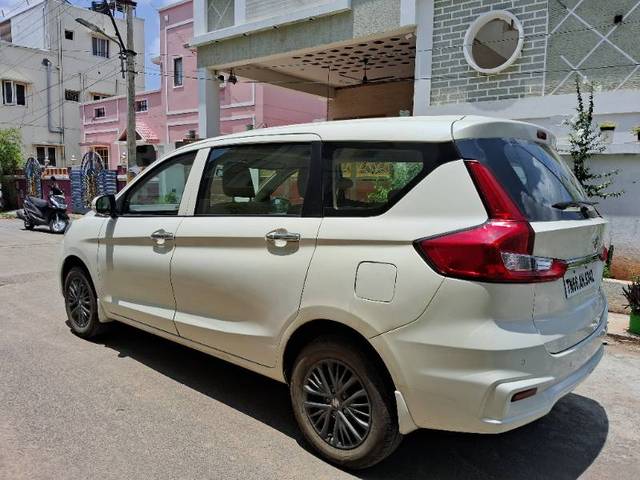 https://images10.gaadi.com/usedgaadi-sellcar/UsedCar/e5b13c2aa/a027a872-c56a-48f5-8237-b3b1a797cc93.jpg?imwidth=6402