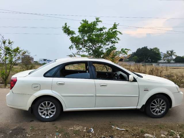 https://images10.gaadi.com/usedgaadi-sellcar/UsedCar/e5b15972a/d417def8-d477-4239-81f8-8ce8f621269c.jpg?imwidth=6402