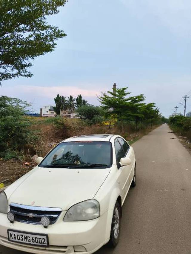 https://images10.gaadi.com/usedgaadi-sellcar/UsedCar/e5b15972a/faca2999-71d5-4719-abfa-a0fac2db5861.jpg?imwidth=6400