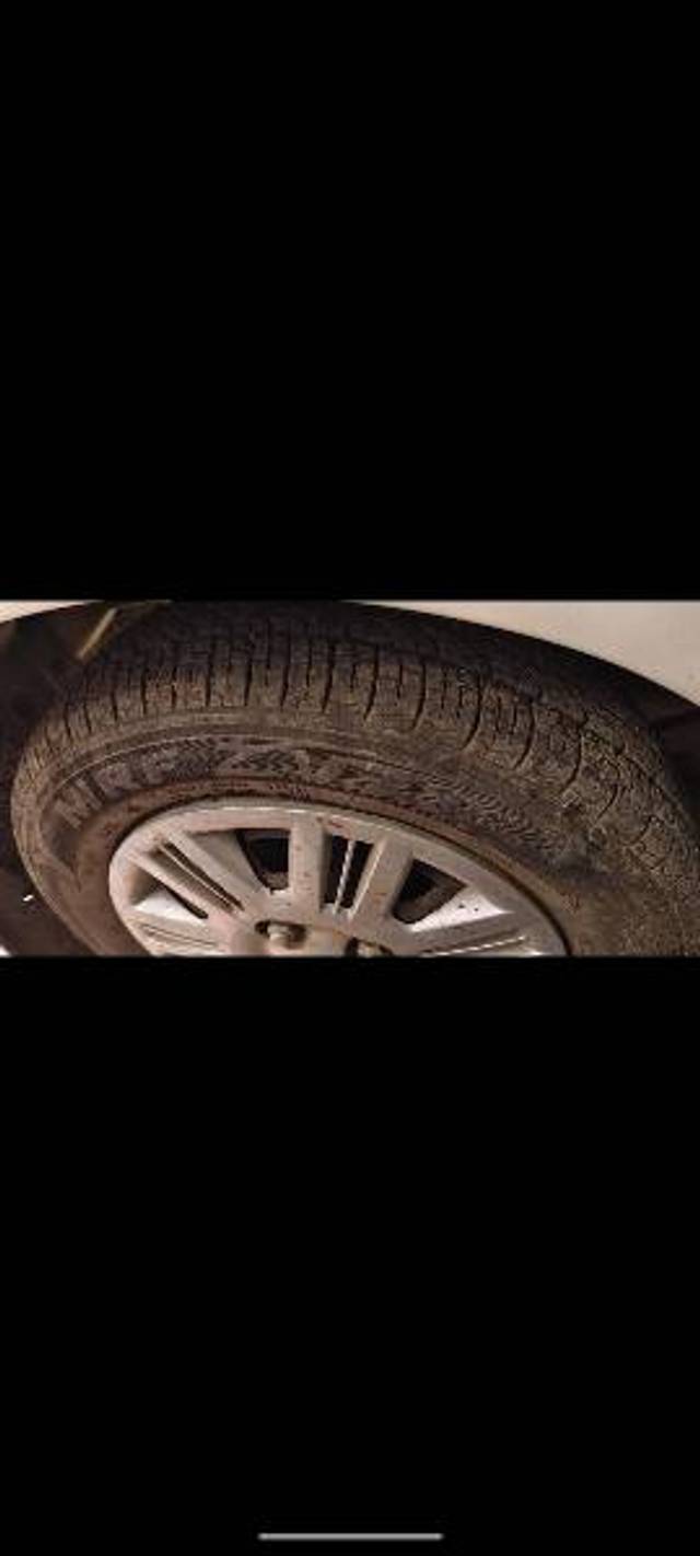 https://images10.gaadi.com/usedgaadi-sellcar/UsedCar/e5b18198a/d6dfdb2d-63c0-4171-a714-a896171ae29c.jpg?imwidth=6402