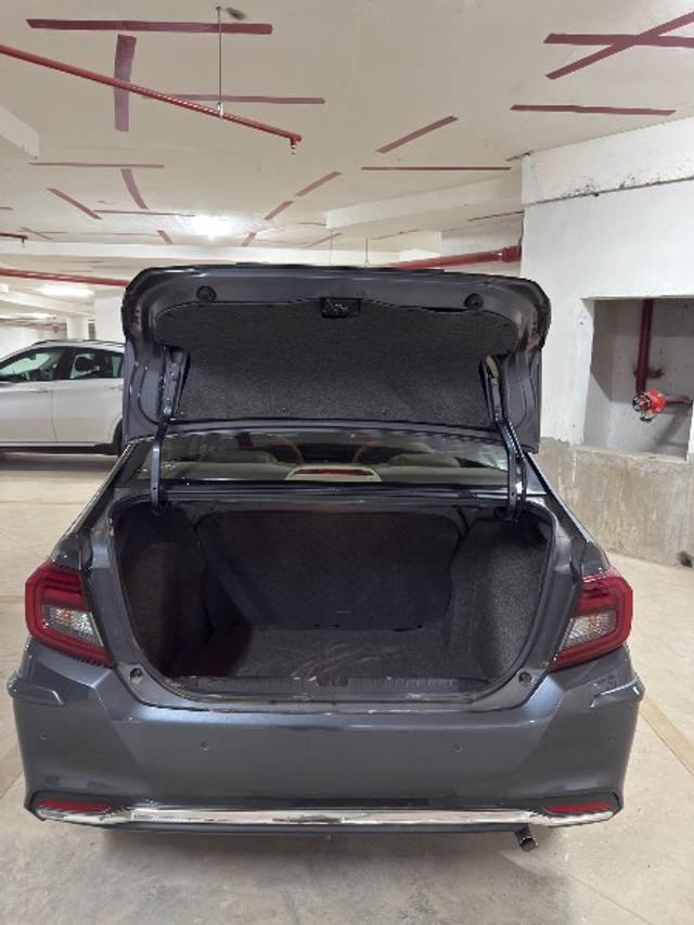 https://images10.gaadi.com/usedgaadi-sellcar/UsedCar/e5b199e9a/a1691768-618c-4d8c-a343-a8b6046a9257.jpeg?imwidth=6402