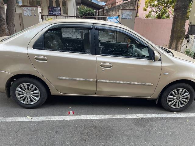 https://images10.gaadi.com/usedgaadi-sellcar/UsedCar/e5b1dd5aa/2d5aba9d-6c9b-478c-a391-6bd95cedf6ed.jpeg?imwidth=6402