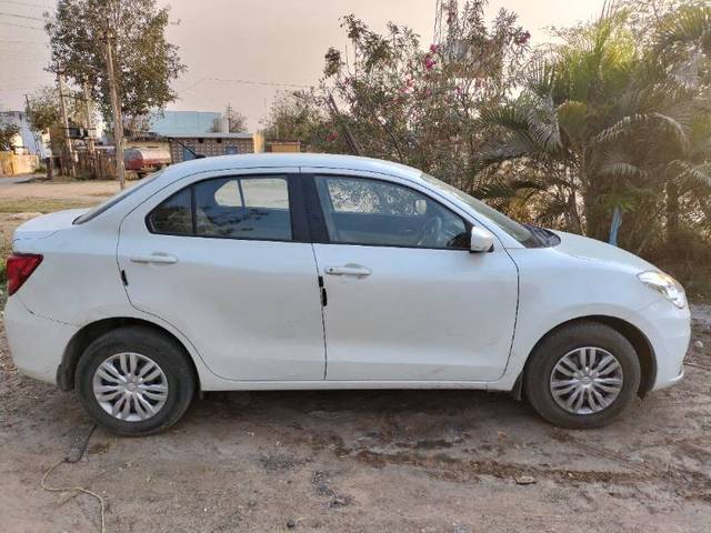https://images10.gaadi.com/usedgaadi-sellcar/UsedCar/e5b2035aa/8b1f8f71-4e4f-4691-98a9-d016649413c7.jpg?imwidth=6401