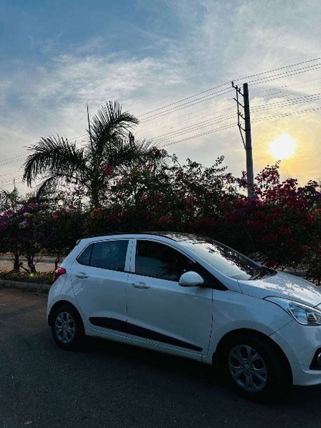 https://images10.gaadi.com/usedgaadi-sellcar/UsedCar/e5b262a3a/87ac816b-fa45-4a3c-92ff-2bf9fc66cfbc.jpeg?imwidth=6402