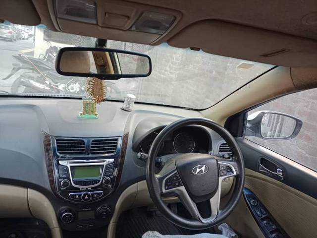 https://images10.gaadi.com/usedgaadi-sellcar/UsedCar/e5b2b990a/4901bf8d-3f34-40a1-917d-702c21b9ce26.jpg?imwidth=6401