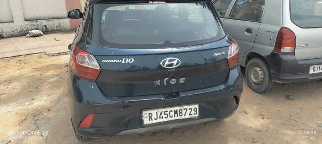 https://images10.gaadi.com/usedgaadi-sellcar/UsedCar/e5b2d191a/95e36c3b-c92c-4a07-83ee-d1e7f7e6f3f6.jpeg?imwidth=6402