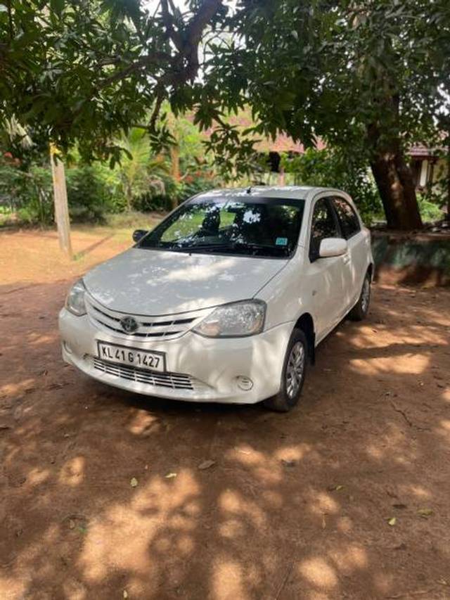 https://images10.gaadi.com/usedgaadi-sellcar/UsedCar/e5b2e107a/b9b37ba0-af94-4035-ad7f-612a8772b3cf.jpg?imwidth=6400