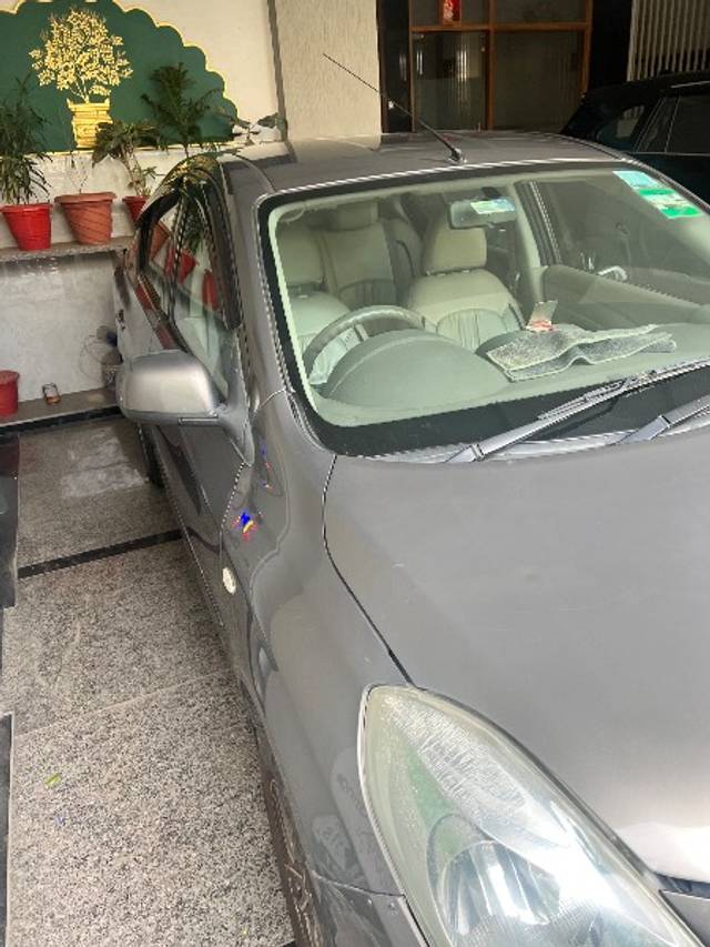 https://images10.gaadi.com/usedgaadi-sellcar/UsedCar/e5b32f32a/94cc02e4-1b79-48f2-b191-0ad0ae14a876.jpeg?imwidth=6402