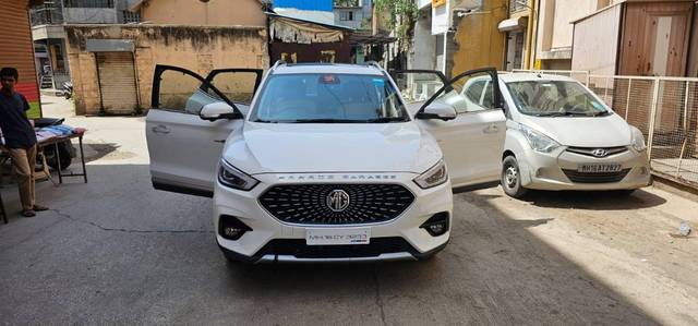 https://images10.gaadi.com/usedgaadi-sellcar/UsedCar/e5b33792a/292a91d2-bfad-4129-bcb1-d2ca2646eb35.jpg?imwidth=6400