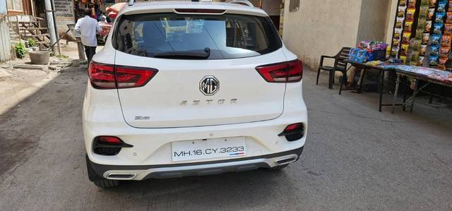 https://images10.gaadi.com/usedgaadi-sellcar/UsedCar/e5b33792a/ba8d5871-7d84-446f-9f81-000532c7df06.jpg?imwidth=6402