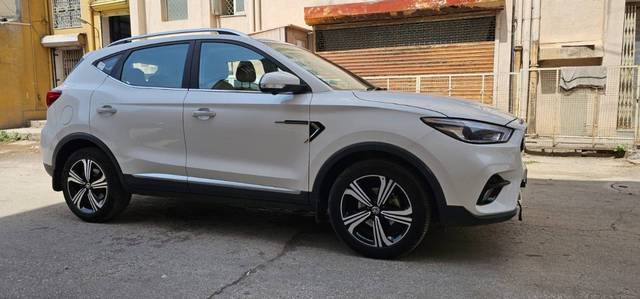 https://images10.gaadi.com/usedgaadi-sellcar/UsedCar/e5b33792a/ec5ddd66-081c-4691-b22c-7c1e240c8f69.jpg?imwidth=6401