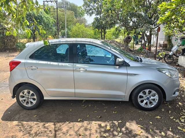 https://images10.gaadi.com/usedgaadi-sellcar/UsedCar/e5b34d28a/1fe092af-8639-4510-9130-514c33de0bda.jpg?imwidth=6401