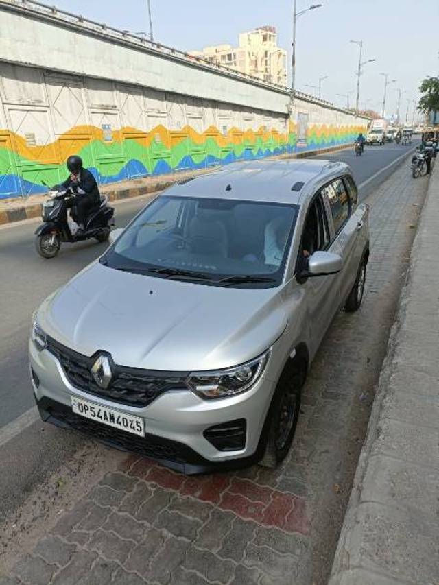 https://images10.gaadi.com/usedgaadi-sellcar/UsedCar/e5b3872ba/7f058690-b911-43a1-a3f8-23d3e253dd54.jpg?imwidth=6401