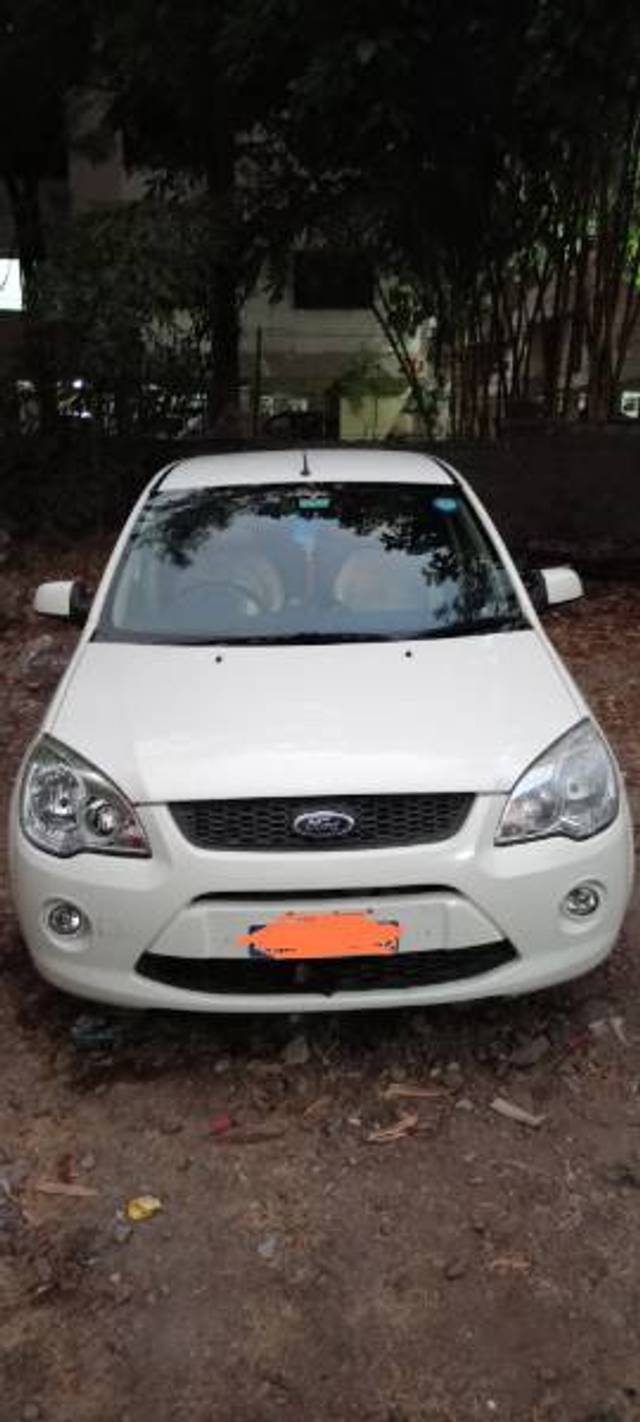 https://images10.gaadi.com/usedgaadi-sellcar/UsedCar/e5b39051a/fb2d4879-1e9a-4fee-80ee-77760a1bb3b5.jpg?imwidth=6400