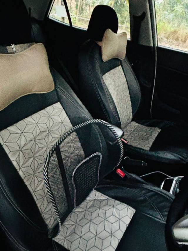 https://images10.gaadi.com/usedgaadi-sellcar/UsedCar/e5b3ab16a/d45ae1fc-aa69-47e0-a64a-69300fef3040.jpg?imwidth=6402