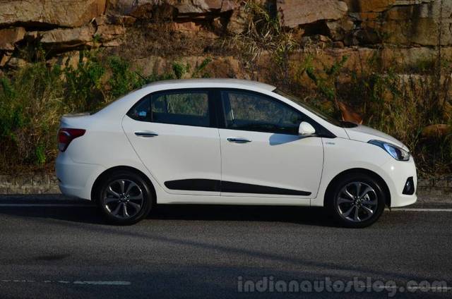 https://images10.gaadi.com/usedgaadi-sellcar/UsedCar/e5b3d8c6a/36072a32-cb79-4dea-8c9b-770adbd305dd.jpg?imwidth=6402