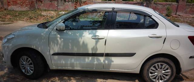 https://images10.gaadi.com/usedgaadi-sellcar/UsedCar/e5b3ee6ba/66cc39a1-4ee1-4a81-8de8-67a357f43389.jpg?imwidth=6400