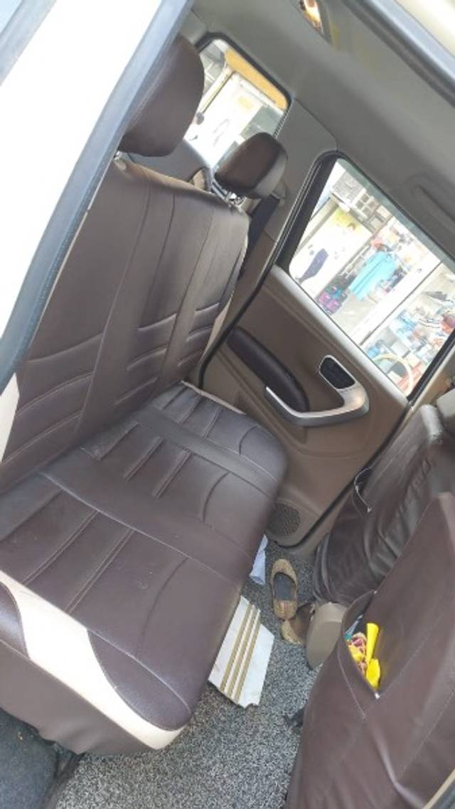 https://images10.gaadi.com/usedgaadi-sellcar/UsedCar/e5b3fbf5a/c4b095ec-b8da-4bf4-b26d-f4f6dbbe3b99.jpeg?imwidth=6401
