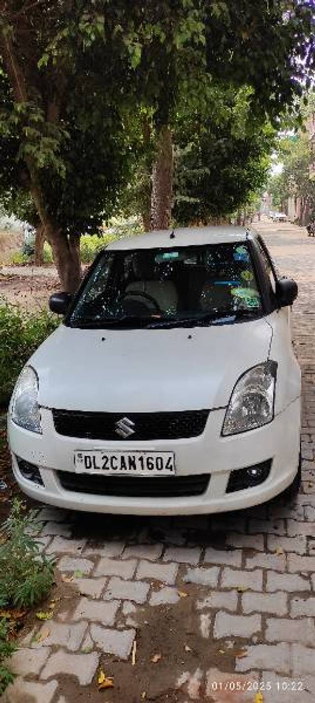 https://images10.gaadi.com/usedgaadi-sellcar/UsedCar/e5b42ccba/0ce1800a-8fef-4e1f-adc8-6fa411a0d089.jpg?imwidth=6400