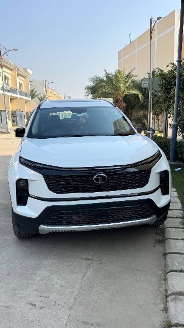 https://images10.gaadi.com/usedgaadi-sellcar/UsedCar/e5b47908a/3477a2d1-9363-40ee-8050-c60269d52c2e.jpeg?imwidth=6400