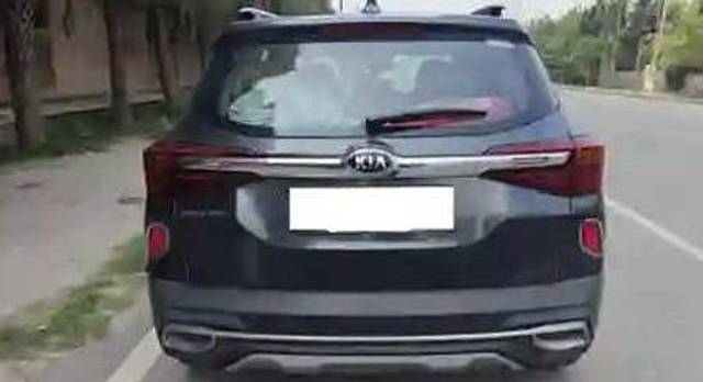 https://images10.gaadi.com/usedgaadi-sellcar/UsedCar/e5b4a41ba/68b07cc2-aec5-41fe-a607-85f0b1c9347b.jpg?imwidth=6401