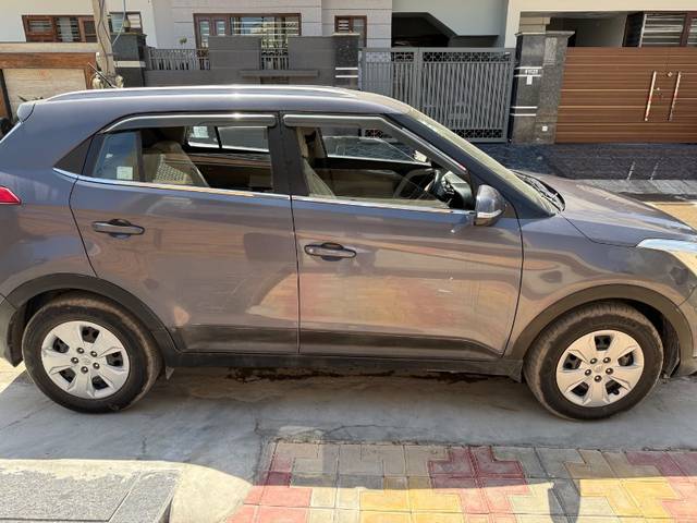 https://images10.gaadi.com/usedgaadi-sellcar/UsedCar/e5b4c67da/e7ecdd2e-c177-45c5-9004-a4d8da3f708c.jpeg?imwidth=6401
