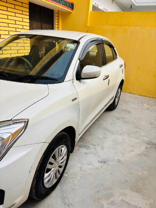 https://images10.gaadi.com/usedgaadi-sellcar/UsedCar/e5b4dfbfa/f171efa1-1bd7-4548-9bbf-a38e92a27c42.jpg?imwidth=6401