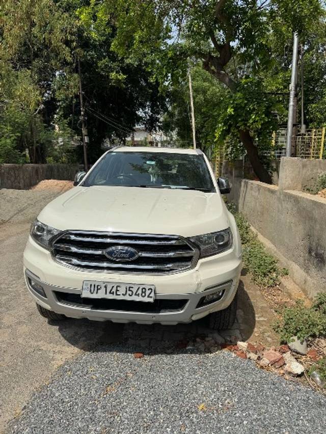 https://images10.gaadi.com/usedgaadi-sellcar/UsedCar/e5b5156ea/245edbf3-6746-4061-ad40-8aecfdbbf853.jpeg?imwidth=6400