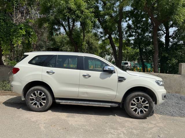 https://images10.gaadi.com/usedgaadi-sellcar/UsedCar/e5b5156ea/7ffd9af9-8edb-4ac2-b920-5d102248a88c.jpeg?imwidth=6401
