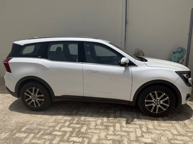 https://images10.gaadi.com/usedgaadi-sellcar/UsedCar/e5b52208a/8d105e10-eb31-462d-878b-98202b4f5f8b.jpeg?imwidth=6401