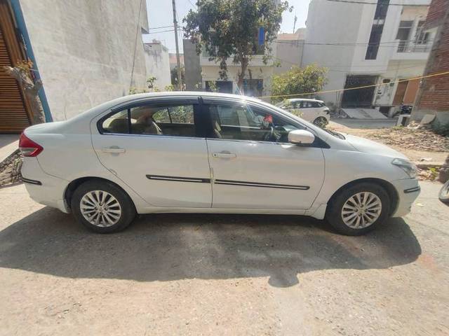 https://images10.gaadi.com/usedgaadi-sellcar/UsedCar/e5b52937a/9b8b4e75-03c9-4b00-88d6-822c20cb4cf4.jpg?imwidth=6402