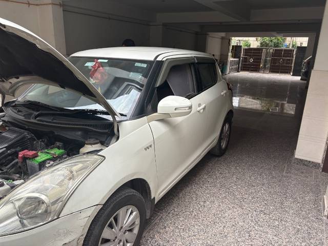 https://images10.gaadi.com/usedgaadi-sellcar/UsedCar/e5b5419ca/098fdb97-9838-4abd-adbf-6c45af6d6ca4.jpeg?imwidth=6402